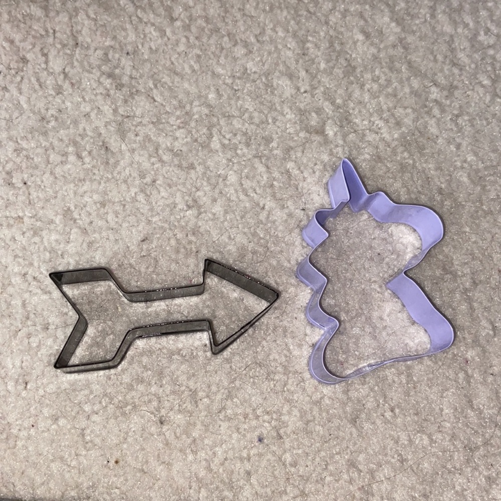 Unicom and arrow cookie cutter together